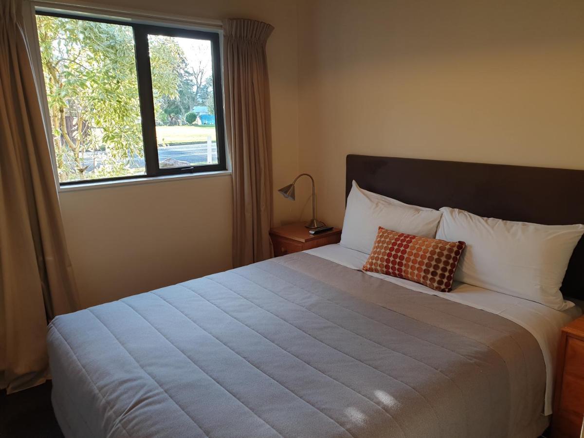 The Hobbit Motorlodge Ohakune Bagian luar foto