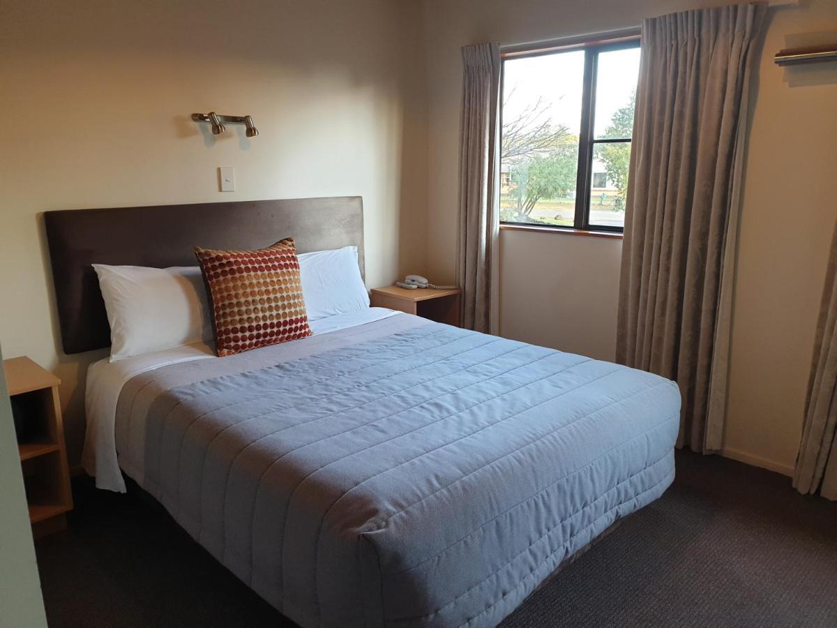 The Hobbit Motorlodge Ohakune Bagian luar foto