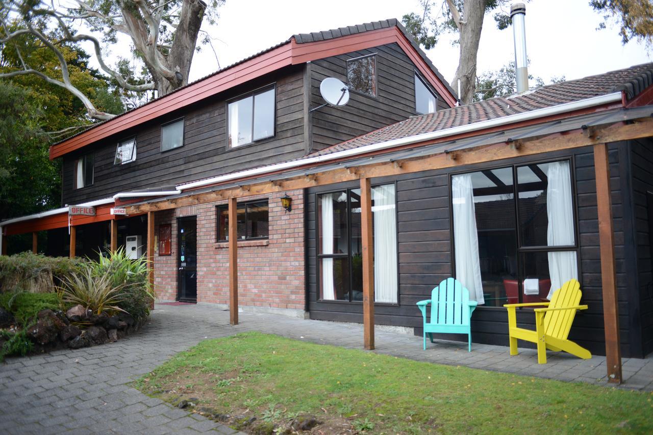 The Hobbit Motorlodge Ohakune Bagian luar foto