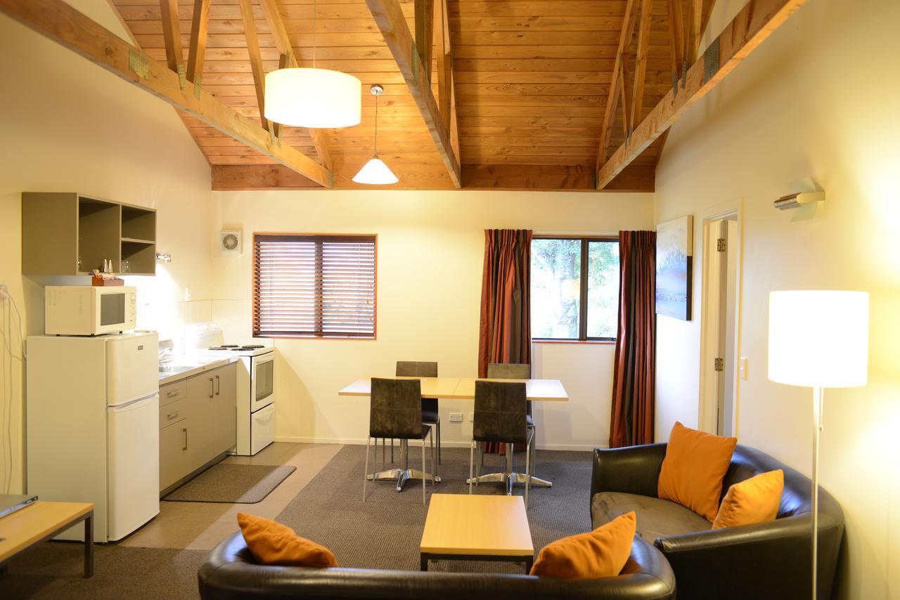 The Hobbit Motorlodge Ohakune Bagian luar foto