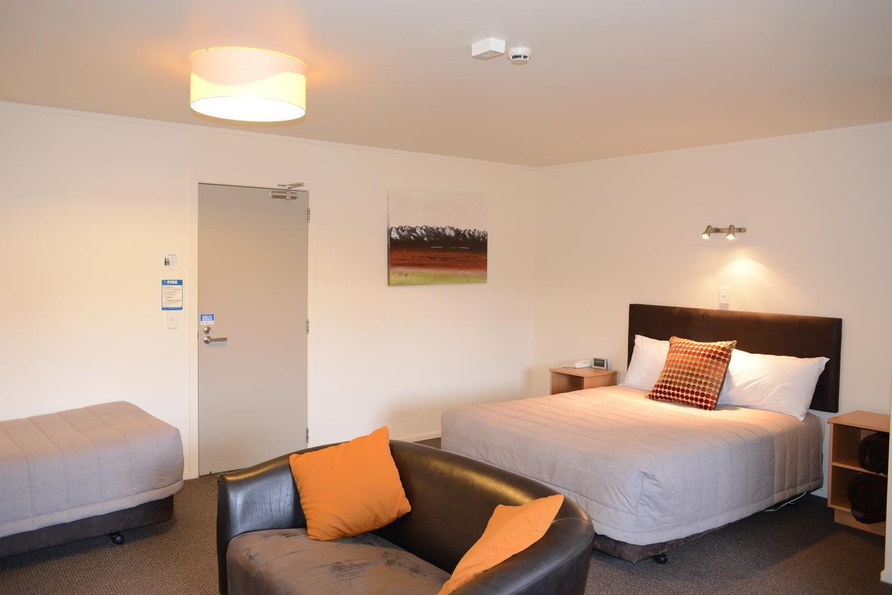 The Hobbit Motorlodge Ohakune Bagian luar foto
